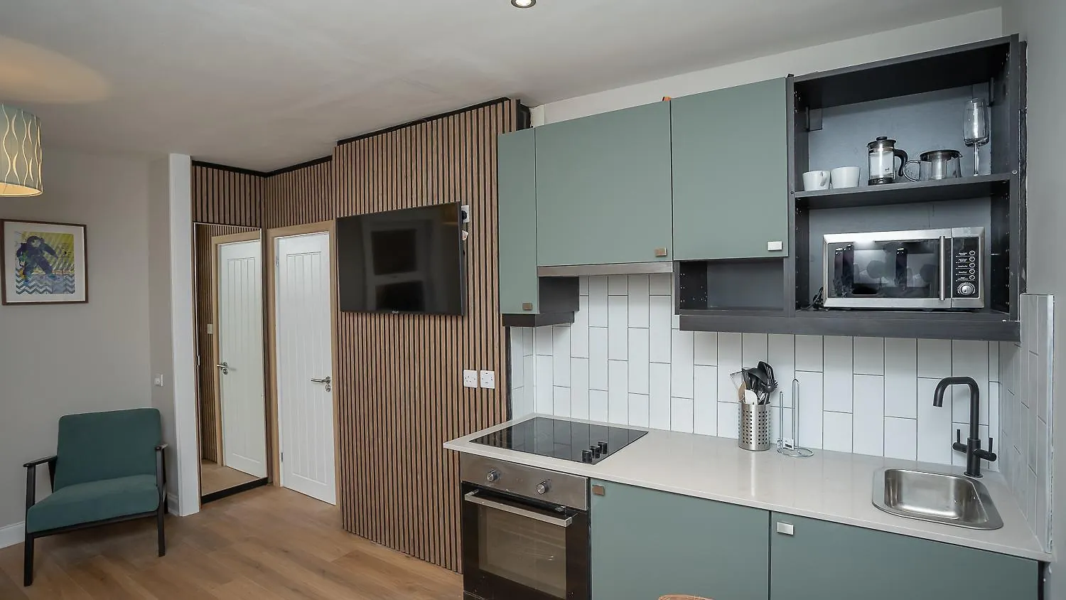 Queens Large 2 Bdr & 1 Bdr Apartments By Belfast City Breaks United Kingdom