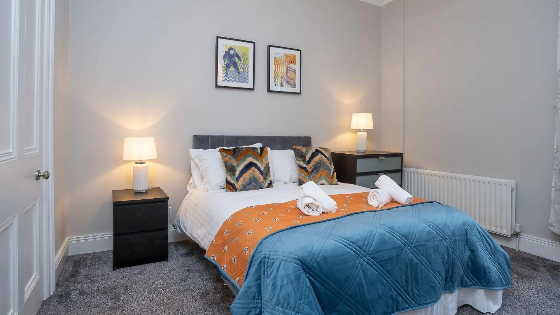 Queens Large 2 Bdr & 1 Bdr Apartments By Belfast City Breaks