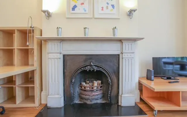 Queens Large 2 Bdr & 1 Bdr Apartments By Belfast City Breaks 0*,  United Kingdom