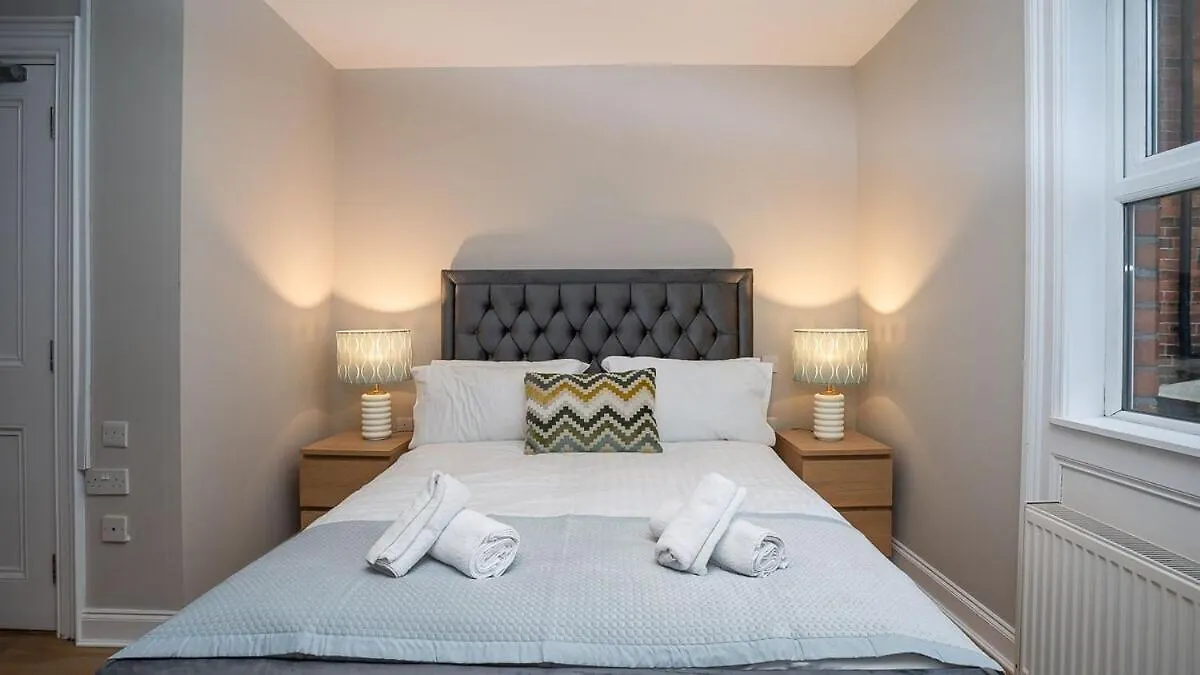 Queens Large 2 Bdr & 1 Bdr Apartments By Belfast City Breaks 0*,  Großbritannien
