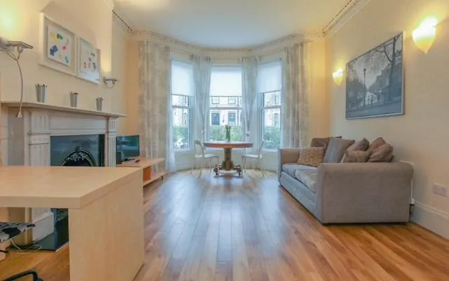 Queens Large 2 Bdr & 1 Bdr Apartments By Belfast City Breaks Großbritannien
